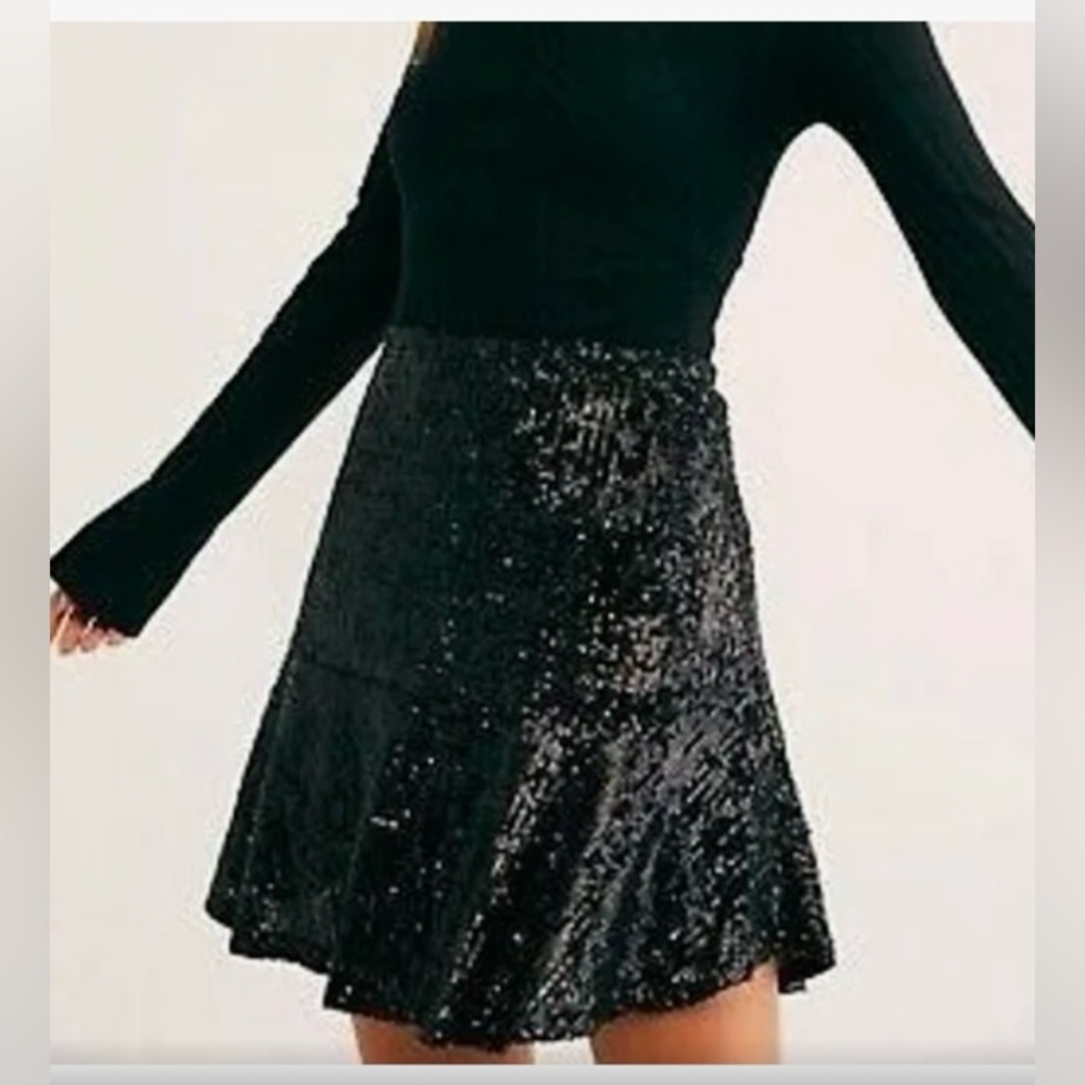 59. Freepeople Glitter Trumpet Skirt size XS